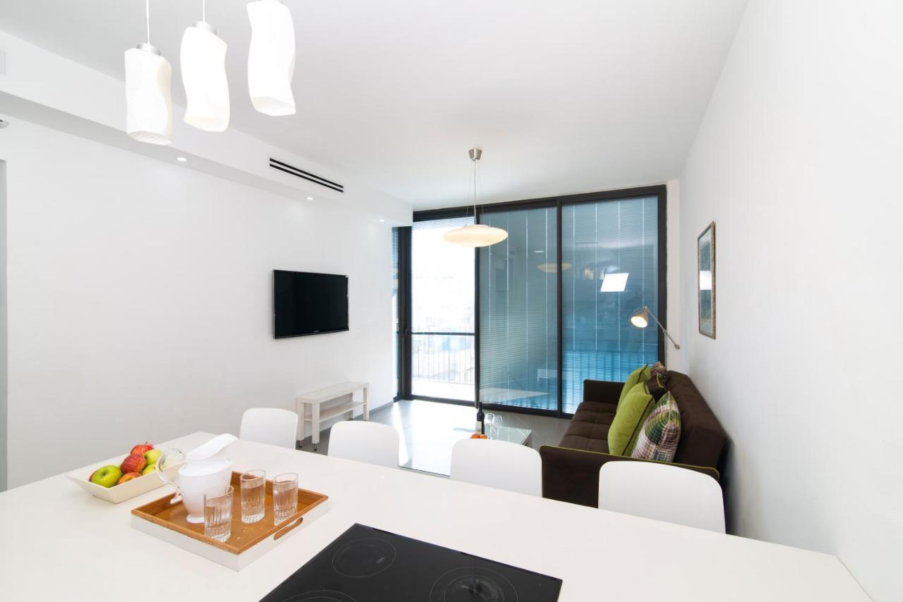Hilton Bay Apartment With The Shelter Tel Aviv Esterno foto